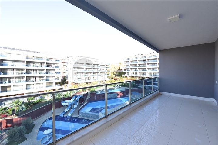 شقة من طابقين في واحدة من أفضل المجمعات في منطقة كارجيجاك