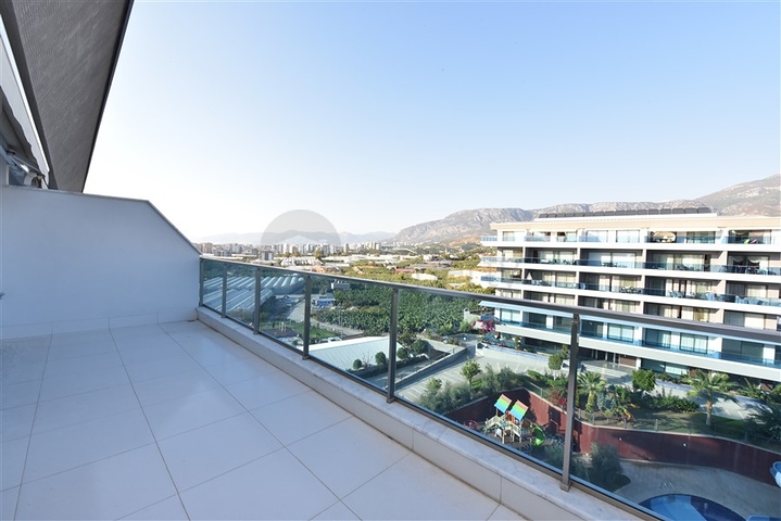 شقة من طابقين في واحدة من أفضل المجمعات في منطقة كارجيجاك