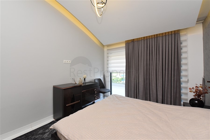 شقة من طابقين في واحدة من أفضل المجمعات في منطقة كارجيجاك