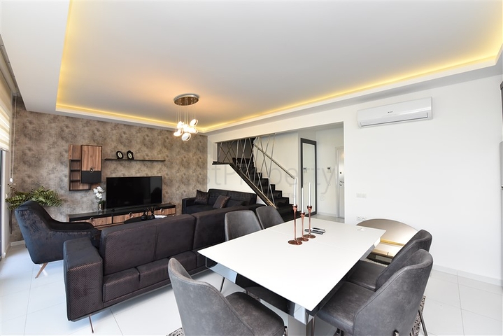 شقة من طابقين في واحدة من أفضل المجمعات في منطقة كارجيجاك