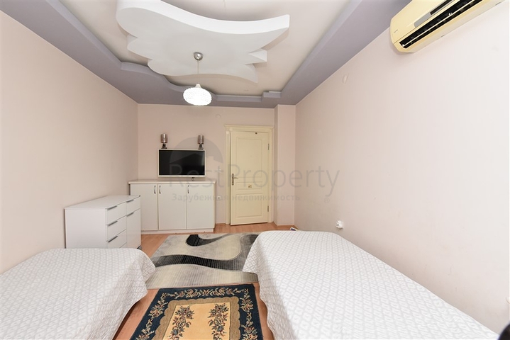 شقة عائلية واسعة - 3 غرف وصالة مفروشة - في مركز الانيا 