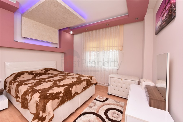 شقة عائلية واسعة - 3 غرف وصالة مفروشة - في مركز الانيا 