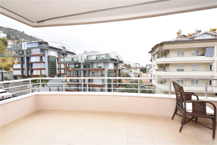 شقة عائلية واسعة - 3 غرف وصالة مفروشة - في مركز الانيا 