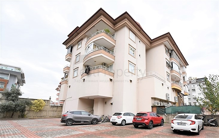 شقة عائلية واسعة - 3 غرف وصالة مفروشة - في مركز الانيا 