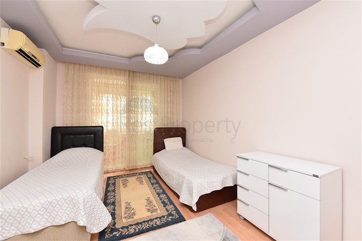 شقة عائلية واسعة - 3 غرف وصالة مفروشة - في مركز الانيا 