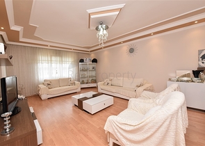 شقة عائلية واسعة - 3 غرف وصالة مفروشة - في مركز الانيا 