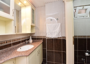 شقة عائلية واسعة - 3 غرف وصالة مفروشة - في مركز الانيا 