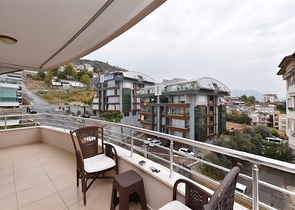 شقة عائلية واسعة - 3 غرف وصالة مفروشة - في مركز الانيا 