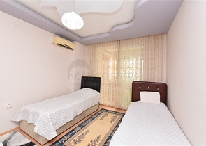 شقة عائلية واسعة - 3 غرف وصالة مفروشة - في مركز الانيا 