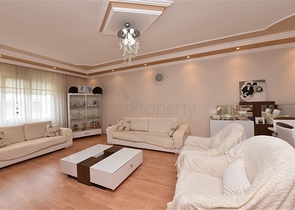 شقة عائلية واسعة - 3 غرف وصالة مفروشة - في مركز الانيا 