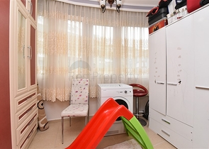 شقة عائلية واسعة - 3 غرف وصالة مفروشة - في مركز الانيا 