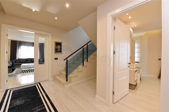 بنتهاوس 3+1 في محمودلار للإيجار