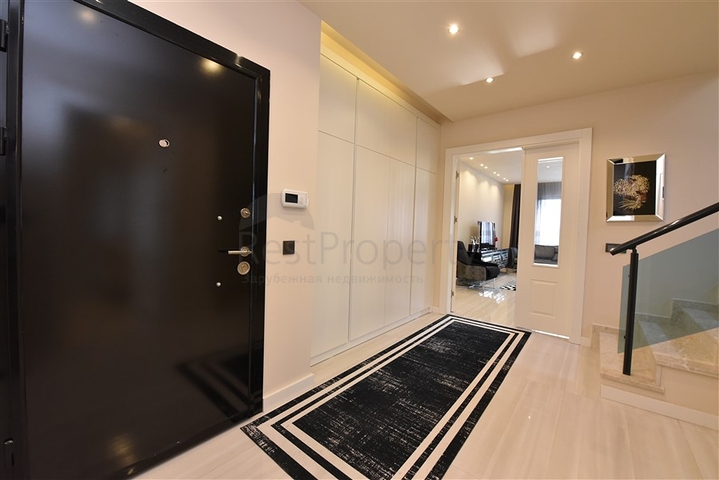 بنتهاوس 3+1 في محمودلار للإيجار