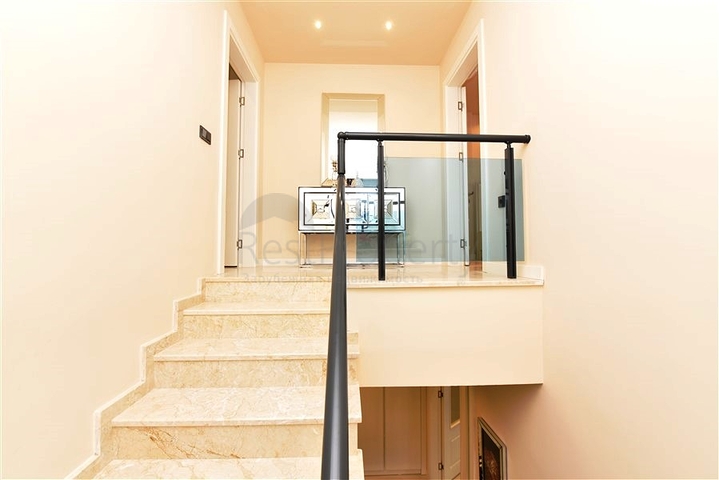 بنتهاوس 3+1 في محمودلار للإيجار