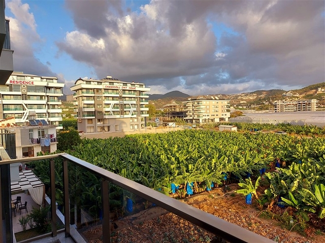 اطلالة بحر -شقة غرفة وصالة ضمن محمع جديد -في كارجيجاك / الانيا 