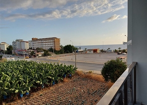 اطلالة بحر -شقة غرفة وصالة ضمن محمع جديد -في كارجيجاك / الانيا 