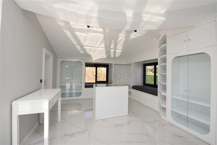 اطلالة بحر -فيلا مستقلة -3 غرف وصالة -في كارجيجاك / الانيا 