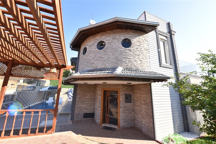 اطلالة بحر -فيلا مستقلة -3 غرف وصالة -في كارجيجاك / الانيا 