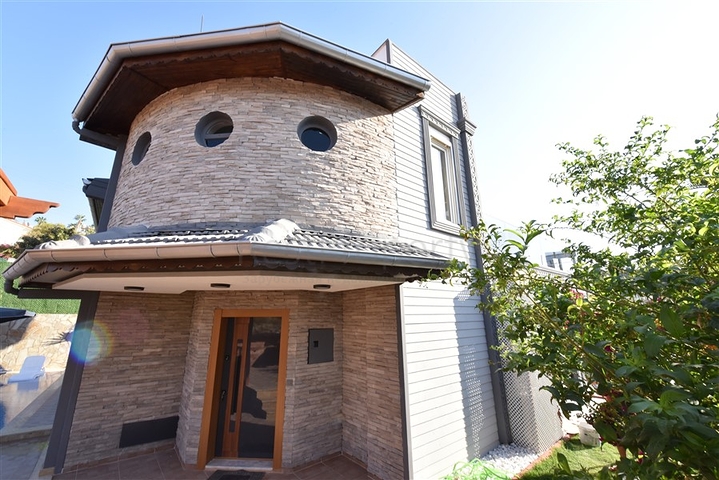 اطلالة بحر -فيلا مستقلة -3 غرف وصالة -في كارجيجاك / الانيا 