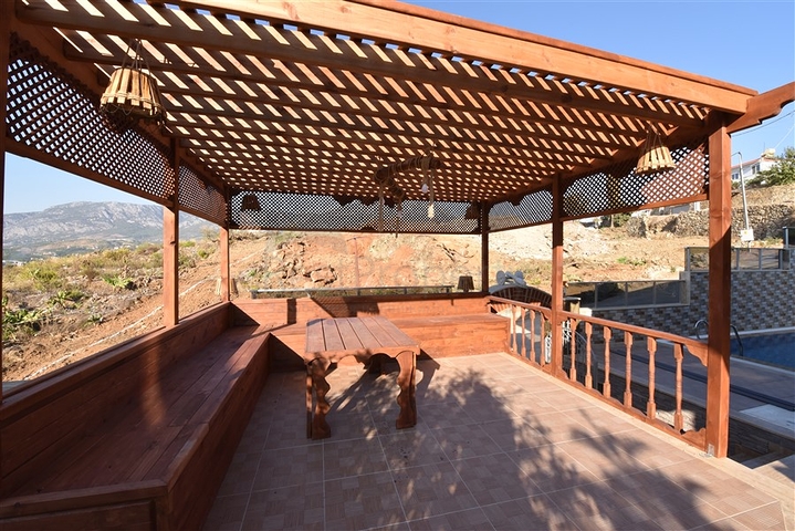 اطلالة بحر -فيلا مستقلة -3 غرف وصالة -في كارجيجاك / الانيا 