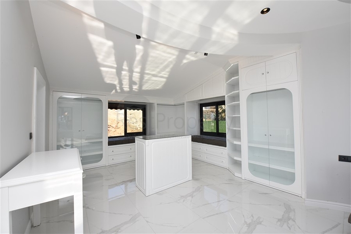 اطلالة بحر -فيلا مستقلة -3 غرف وصالة -في كارجيجاك / الانيا 