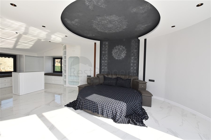 اطلالة بحر -فيلا مستقلة -3 غرف وصالة -في كارجيجاك / الانيا 