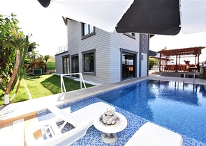 اطلالة بحر -فيلا مستقلة -3 غرف وصالة -في كارجيجاك / الانيا 