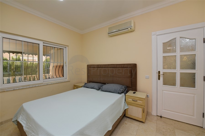 فيلا للبيع في اوبا - اربع غرف وصالة -مفروشة - الانيا 