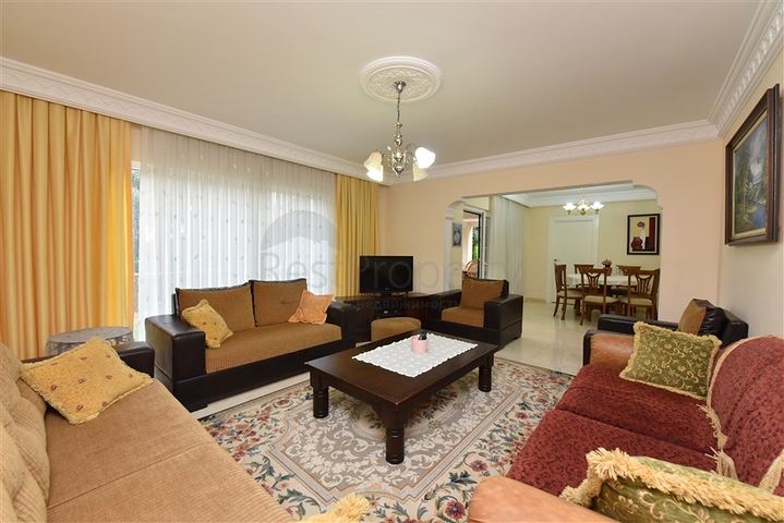 فيلا للبيع في اوبا - اربع غرف وصالة -مفروشة - الانيا 