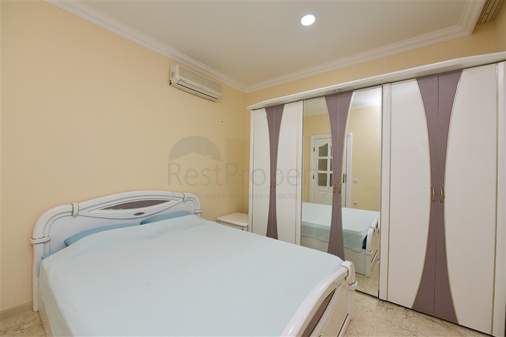 فيلا للبيع في اوبا - اربع غرف وصالة -مفروشة - الانيا 