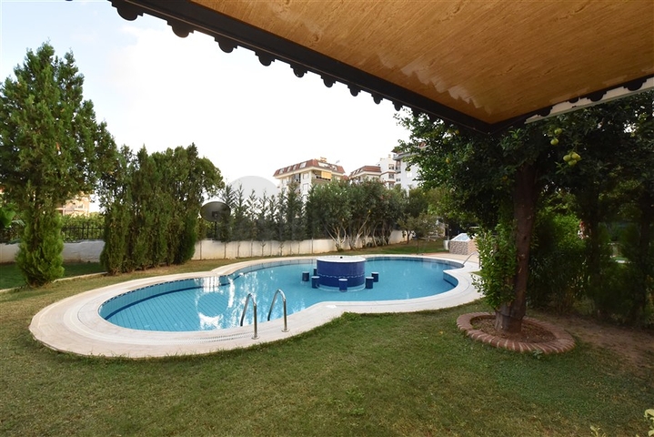 فيلا للبيع في اوبا - اربع غرف وصالة -مفروشة - الانيا 