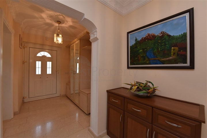 فيلا للبيع في اوبا - اربع غرف وصالة -مفروشة - الانيا 