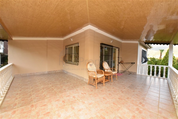 فيلا للبيع في اوبا - اربع غرف وصالة -مفروشة - الانيا 