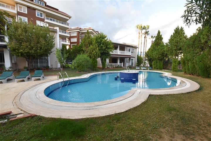 فيلا للبيع في اوبا - اربع غرف وصالة -مفروشة - الانيا 