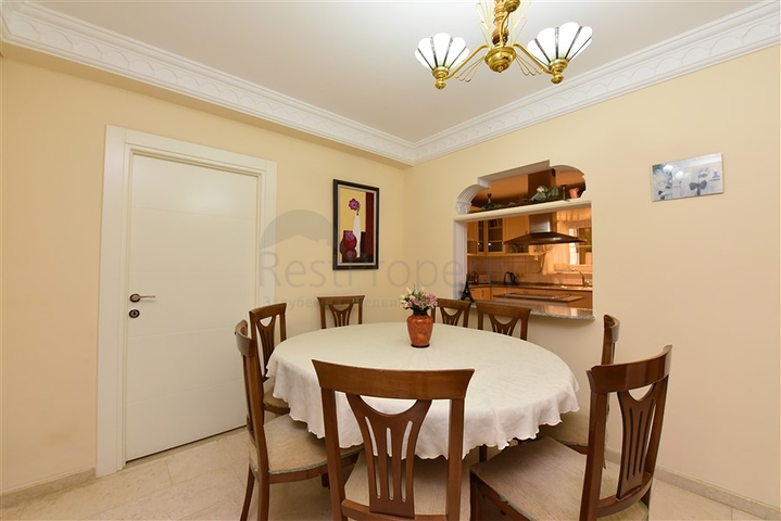 فيلا للبيع في اوبا - اربع غرف وصالة -مفروشة - الانيا 