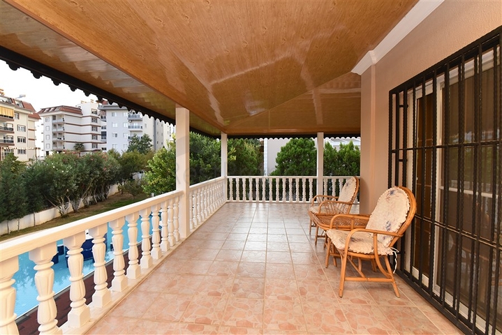 فيلا للبيع في اوبا - اربع غرف وصالة -مفروشة - الانيا 