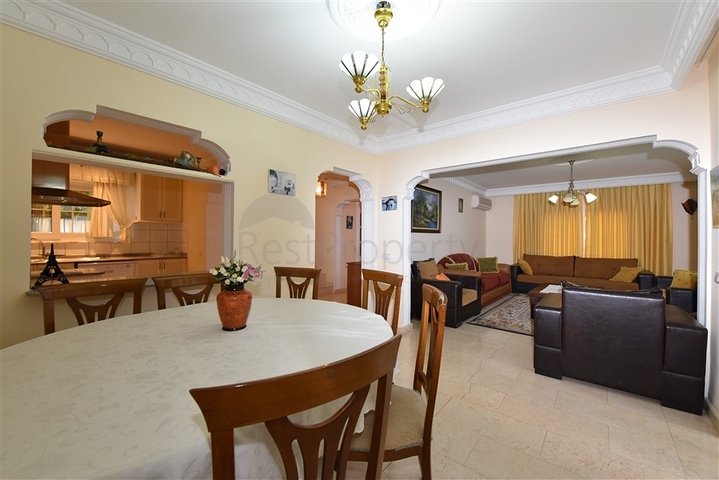 فيلا للبيع في اوبا - اربع غرف وصالة -مفروشة - الانيا 