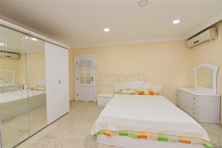 فيلا للبيع في اوبا - اربع غرف وصالة -مفروشة - الانيا 