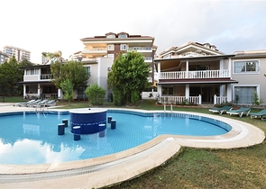 فيلا للبيع في اوبا - اربع غرف وصالة -مفروشة - الانيا 