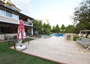 فيلا للبيع في اوبا - اربع غرف وصالة -مفروشة - الانيا 