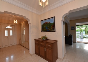 فيلا للبيع في اوبا - اربع غرف وصالة -مفروشة - الانيا 