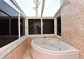 فيلا للبيع في اوبا - اربع غرف وصالة -مفروشة - الانيا 