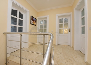 فيلا للبيع في اوبا - اربع غرف وصالة -مفروشة - الانيا 