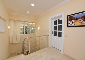 فيلا للبيع في اوبا - اربع غرف وصالة -مفروشة - الانيا 