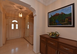 فيلا للبيع في اوبا - اربع غرف وصالة -مفروشة - الانيا 