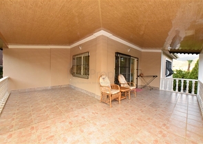 فيلا للبيع في اوبا - اربع غرف وصالة -مفروشة - الانيا 