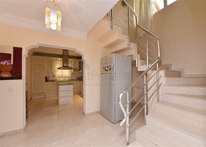 فيلا للبيع في اوبا - اربع غرف وصالة -مفروشة - الانيا 