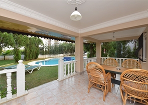 فيلا للبيع في اوبا - اربع غرف وصالة -مفروشة - الانيا 