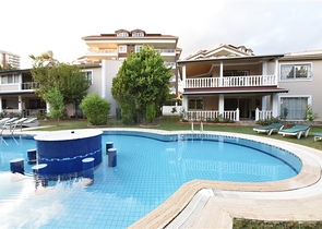 فيلا للبيع في اوبا - اربع غرف وصالة -مفروشة - الانيا 