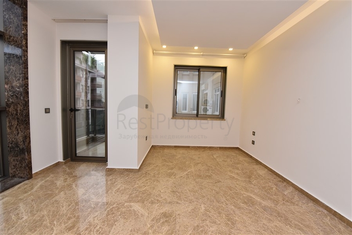 شقة غرفتين وصالة قريبة من البحر في مركز الانيا 